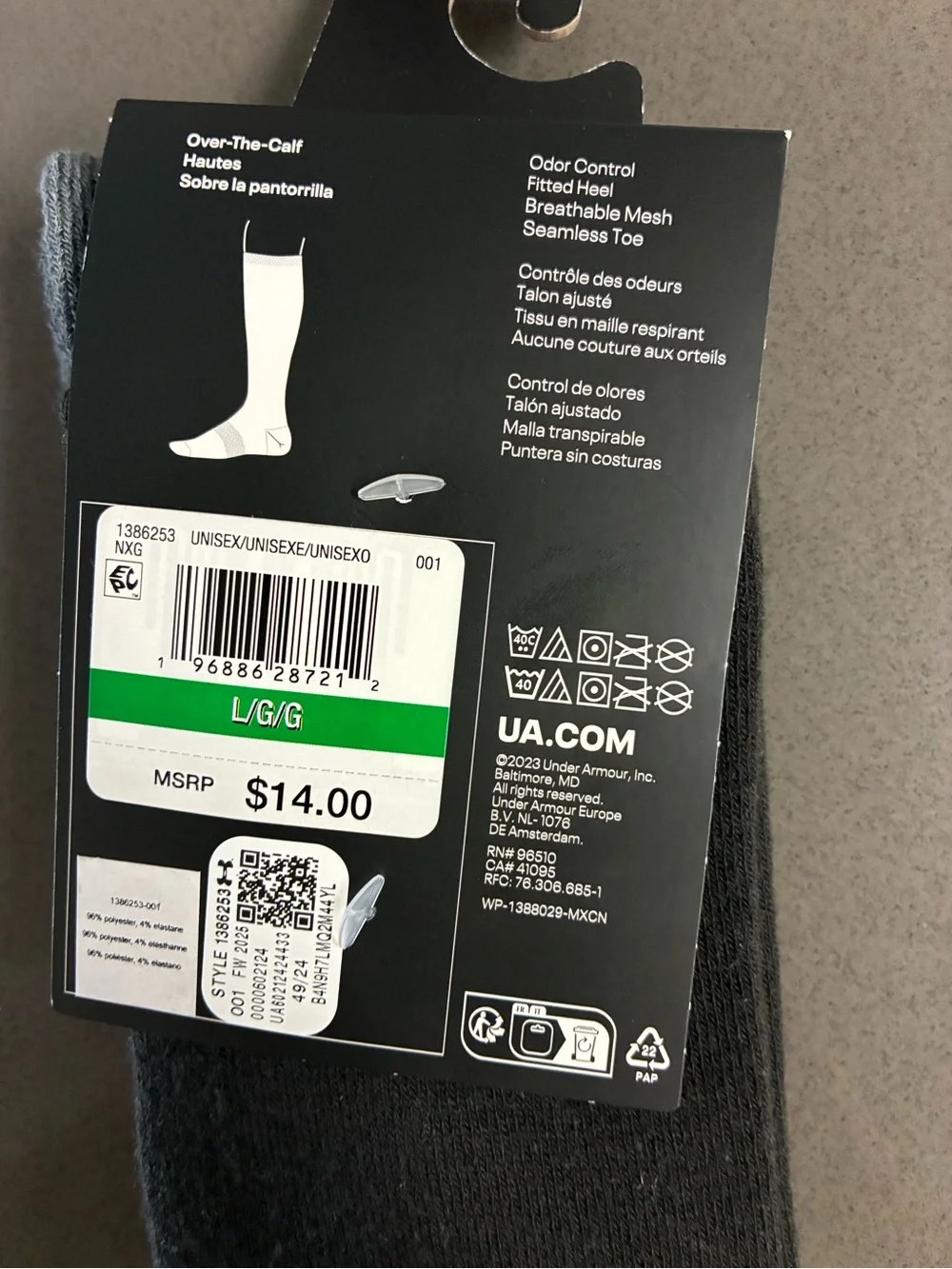 Under Armour Unisex Team Over the Calf Socks,Black/Pitch Gray/White, Large